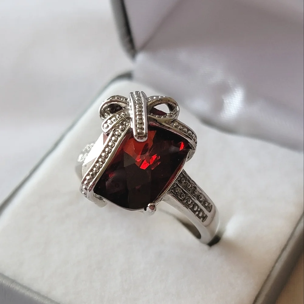 Gift Bow Garnet Simulated Gemstone Present Ring Silver Tone Christmas Holiday